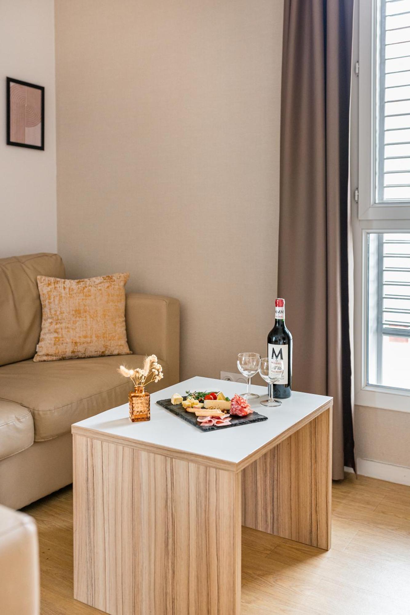 Appart Hotel Q7 Lodge Lyon 7 Экстерьер фото