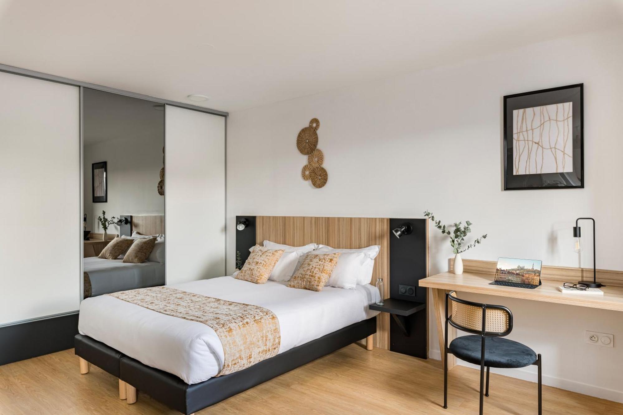 Appart Hotel Q7 Lodge Lyon 7 Экстерьер фото