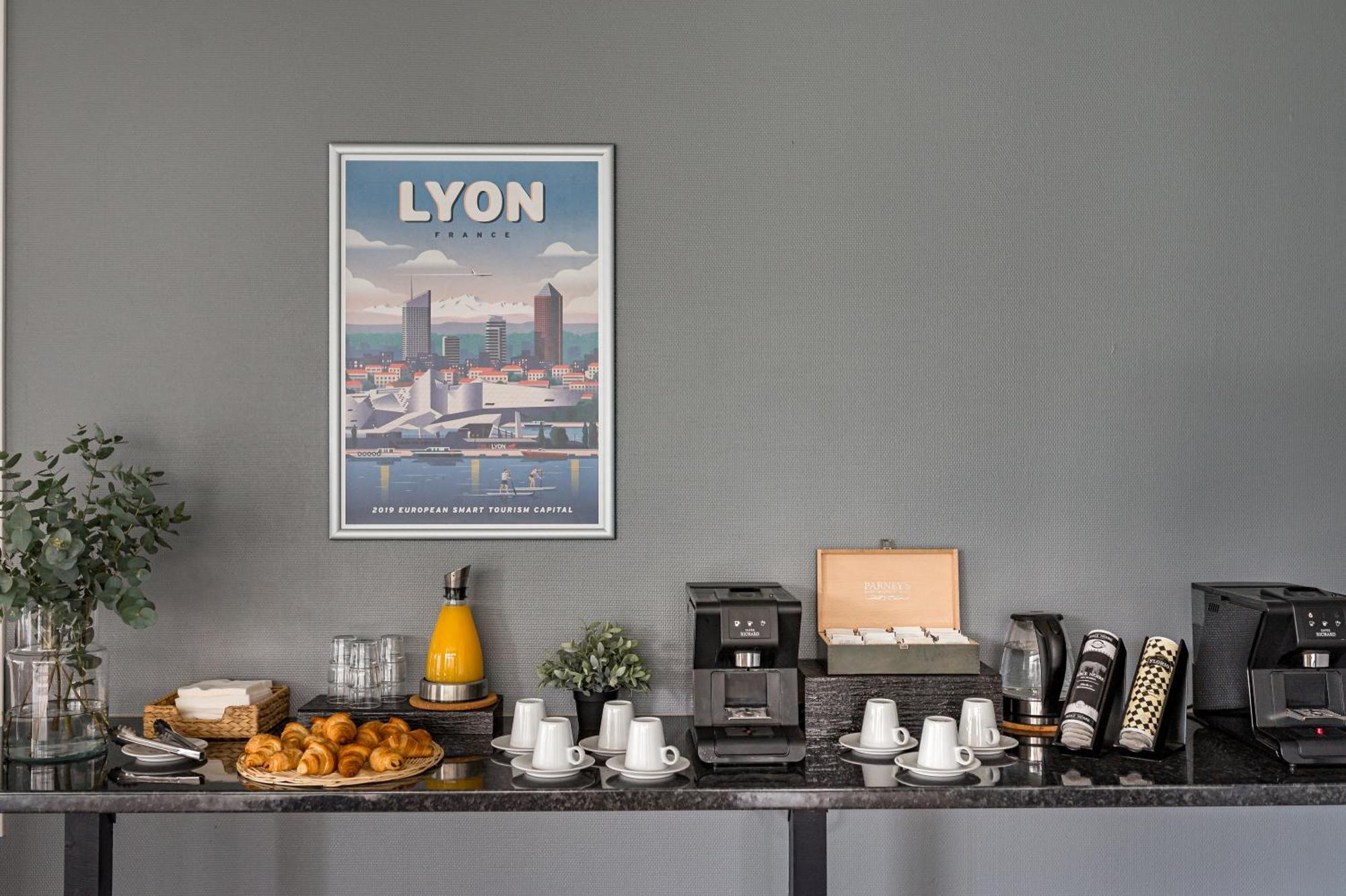 Appart Hotel Q7 Lodge Lyon 7 Экстерьер фото